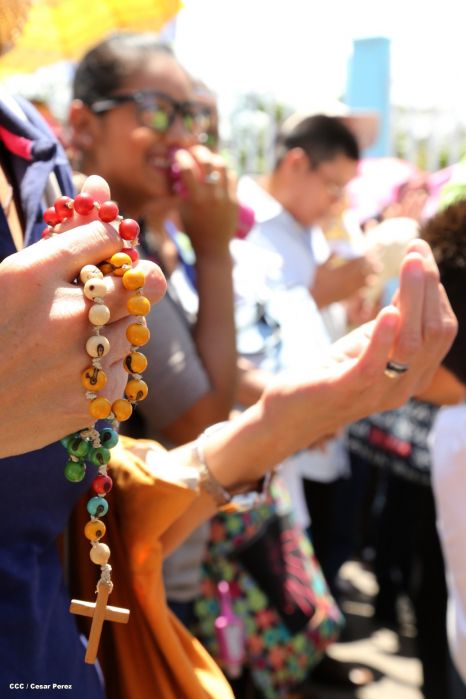 Realizan tercera peregrinación y Viacrucis en La Conquista 