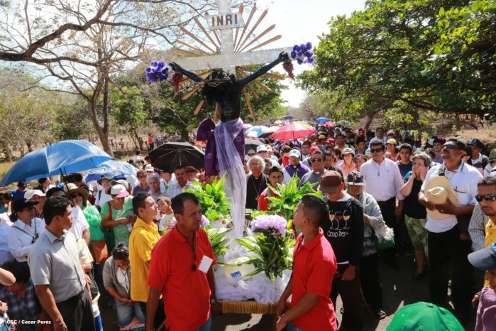 Realizan tercera peregrinación y Viacrucis en La Conquista 