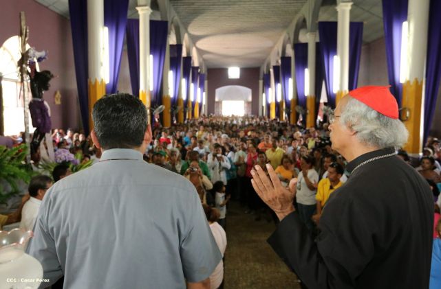 Realizan tercera peregrinación y Viacrucis en La Conquista 