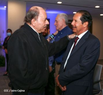 Presidente Daniel y Vicepresidenta Rosario en visita a la sede del BCIE en Managua 