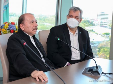 Presidente Daniel y Vicepresidenta Rosario en visita a la sede del BCIE en Managua 