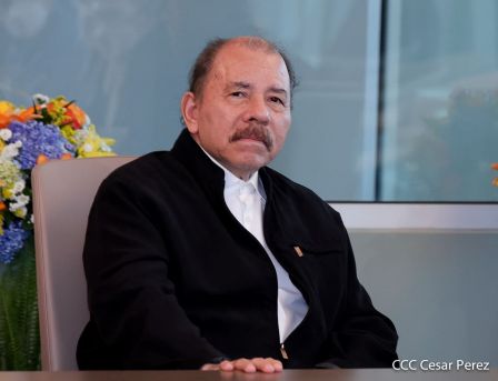 Presidente Daniel y Vicepresidenta Rosario en visita a la sede del BCIE en Managua 