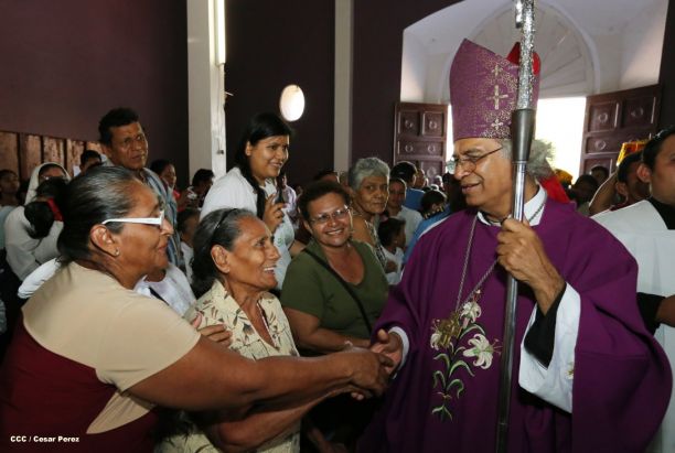 Realizan tercera peregrinación y Viacrucis en La Conquista 