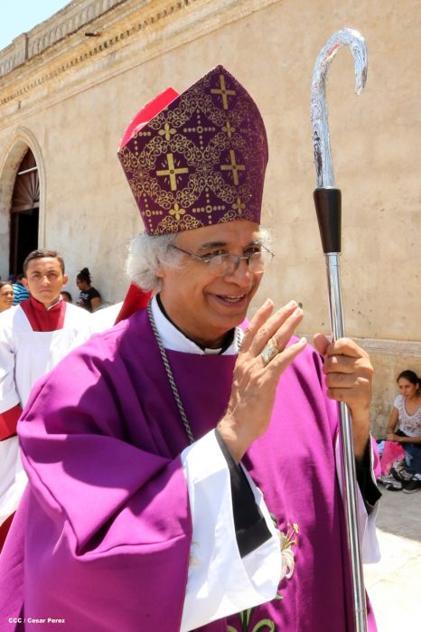 Realizan tercera peregrinación y Viacrucis en La Conquista 