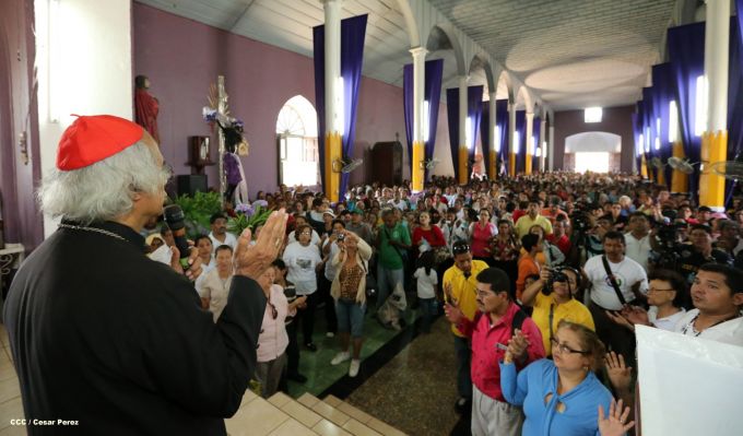 Realizan tercera peregrinación y Viacrucis en La Conquista 