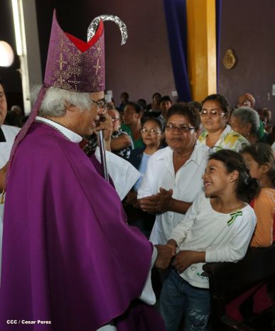 Realizan tercera peregrinación y Viacrucis en La Conquista 