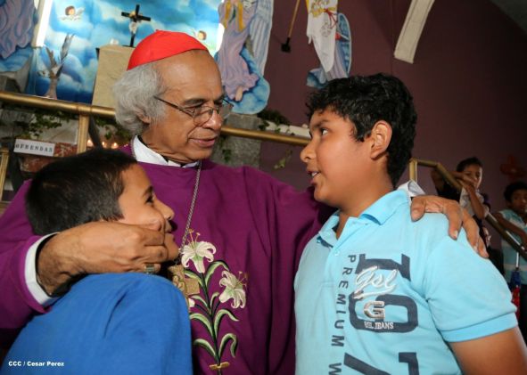 Realizan tercera peregrinación y Viacrucis en La Conquista 