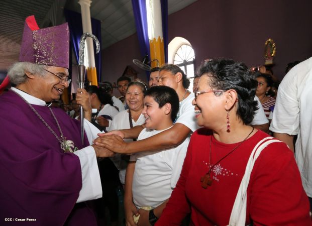 Realizan tercera peregrinación y Viacrucis en La Conquista 