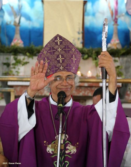 Realizan tercera peregrinación y Viacrucis en La Conquista 