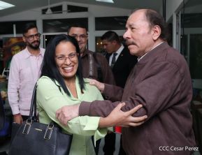 El Comandante Daniel Ortega y la Compañera Rosario Murillo en reunión con el Canciller de Venezuela  