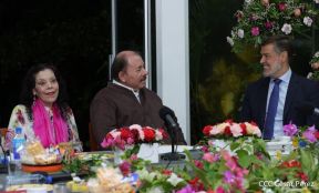 El Comandante Daniel Ortega y la Compañera Rosario Murillo en reunión con el Canciller de Venezuela  