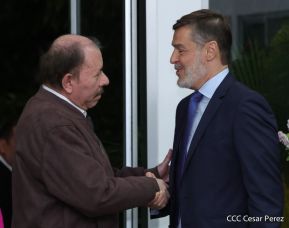 El Comandante Daniel Ortega y la Compañera Rosario Murillo en reunión con el Canciller de Venezuela  