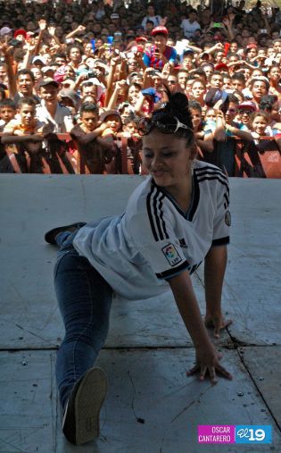 Miles de jóvenes se dieron cita en Estadio Virtual