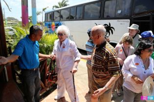 Turistas extranjeros disfrutan de espacios de recreación en Managua