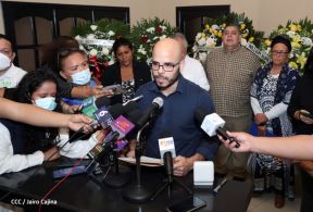 Homenaje póstumo al periodista Carlos Salgado