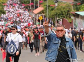 Caminata en homenaje a los héroes y mártires del Repliegue Táctico
