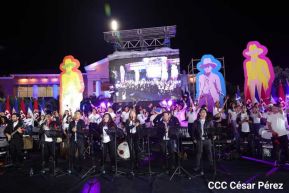 Presidente Daniel Ortega y Compañera Rosario presiden acto del 43/19 de la Revolución Sandinista