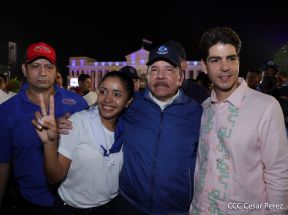 Presidente Daniel Ortega y Compañera Rosario presiden acto del 43/19 de la Revolución Sandinista