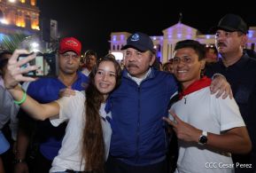 Presidente Daniel Ortega y Compañera Rosario presiden acto del 43/19 de la Revolución Sandinista