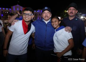 Presidente Daniel Ortega y Compañera Rosario presiden acto del 43/19 de la Revolución Sandinista