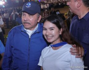Presidente Daniel Ortega y Compañera Rosario presiden acto del 43/19 de la Revolución Sandinista