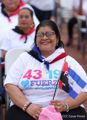 Presidente Daniel Ortega y Compañera Rosario presiden acto del 43/19 de la Revolución Sandinista