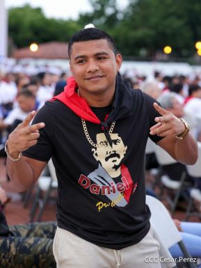 Presidente Daniel Ortega y Compañera Rosario presiden acto del 43/19 de la Revolución Sandinista