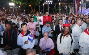 Presidente Daniel Ortega y Compañera Rosario presiden acto del 43/19 de la Revolución Sandinista