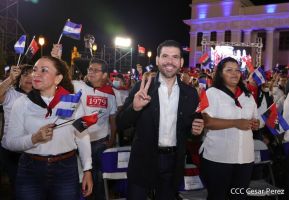 Presidente Daniel Ortega y Compañera Rosario presiden acto del 43/19 de la Revolución Sandinista