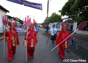 ¡Sí, el Arte es el Azul...!