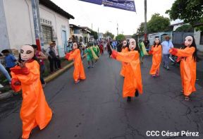 ¡Sí, el Arte es el Azul...!