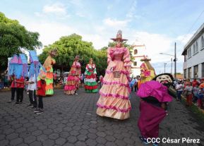 ¡Sí, el Arte es el Azul...!