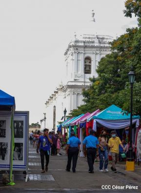 ¡Sí, el Arte es el Azul...!