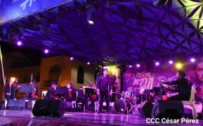 ¡Sí, el Arte es el Azul...!