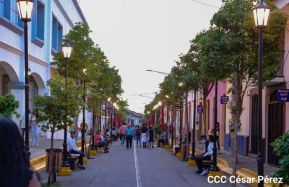 ¡Sí, el Arte es el Azul...!