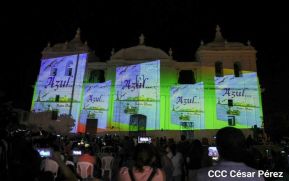 ¡Sí, el Arte es el Azul...!