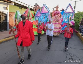 ¡Sí, el Arte es el Azul...!
