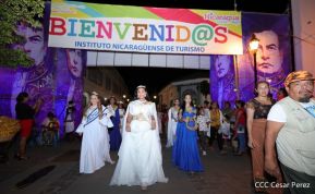 ¡Sí, el Arte es el Azul...!