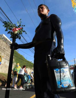 Entre fe y tradición Santo Domingo recorre las calles de Managua