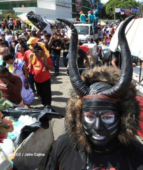 Entre fe y tradición Santo Domingo recorre las calles de Managua