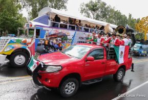 Espectacular desfile hípico por las calles de Managua