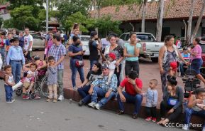 Espectacular desfile hípico por las calles de Managua