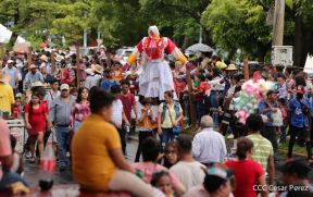Espectacular desfile hípico por las calles de Managua