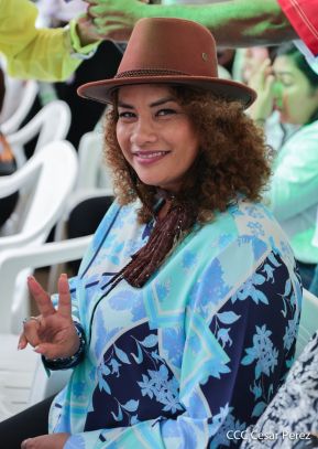 Espectacular desfile hípico por las calles de Managua