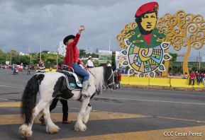 Espectacular desfile hípico por las calles de Managua