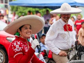 Espectacular desfile hípico por las calles de Managua