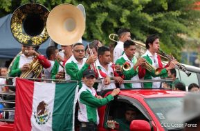 Espectacular desfile hípico por las calles de Managua