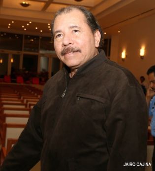 Daniel y Rosario sostienen encuentro con presidente electo de El Salvador, Salvador Sánchez Cerén