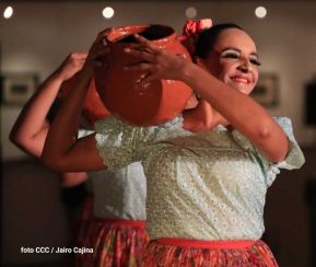 ¡Qué Viva Managua!: Música, Alegría, Danzas y Colorido