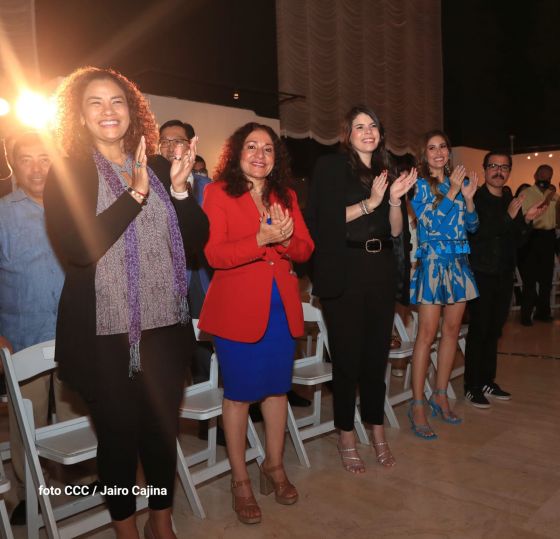 ¡Qué Viva Managua!: Música, Alegría, Danzas y Colorido